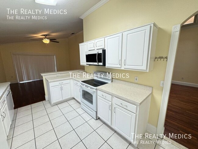 Building Photo - 2719 Crane's Cove Dr