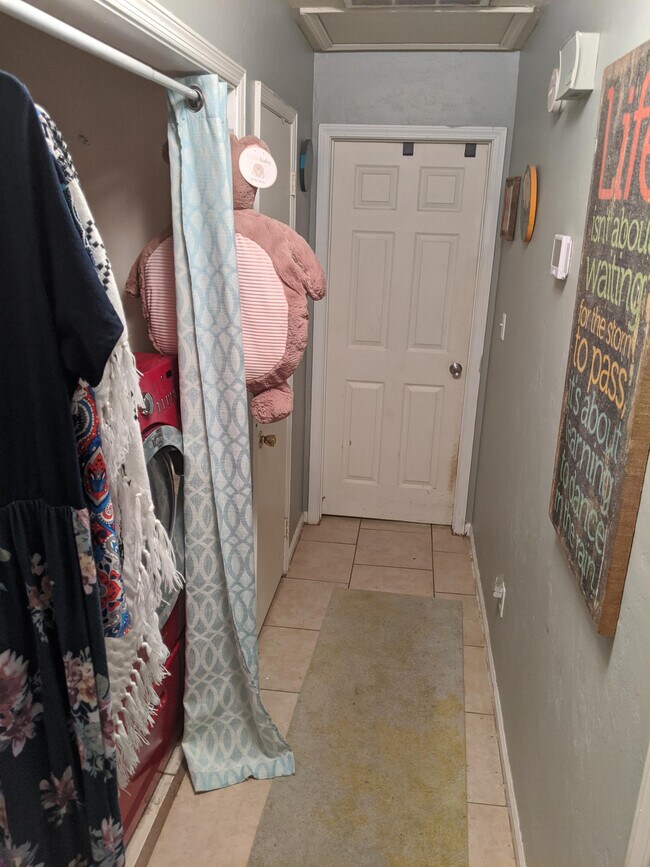 Building Photo - 3442 N Carnation Ct