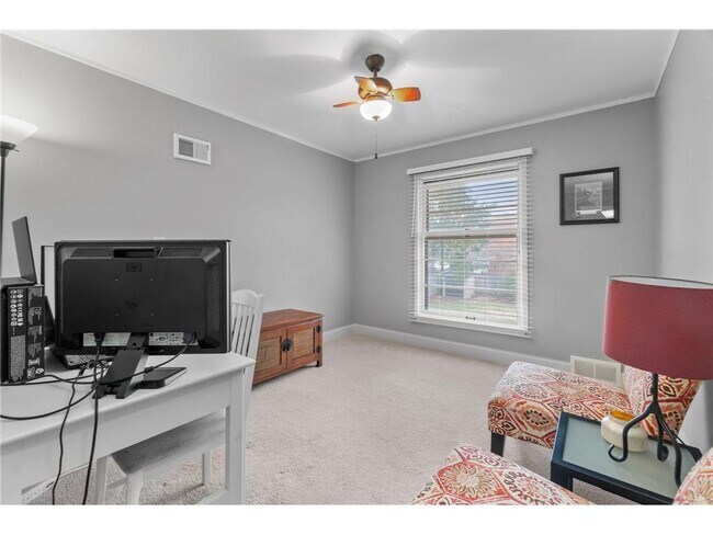Building Photo - 5036 Richmond Dr