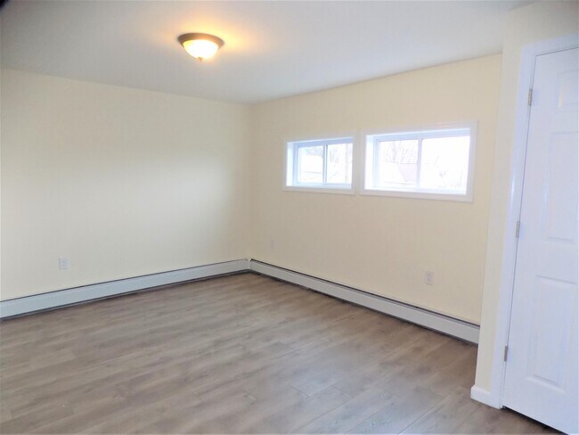 Building Photo - 154 S Sumner Ave