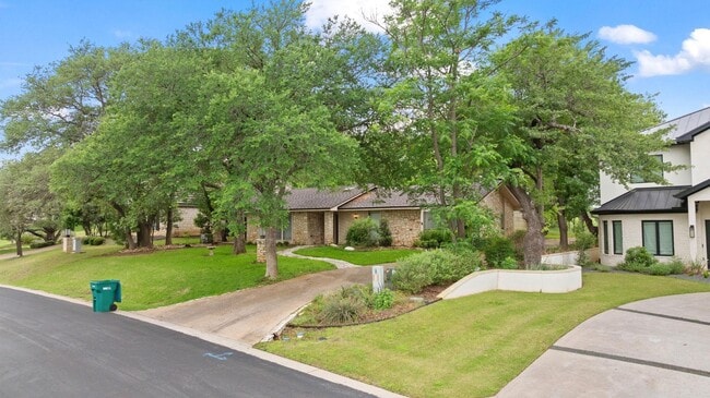 Building Photo - 106 Cross Bow