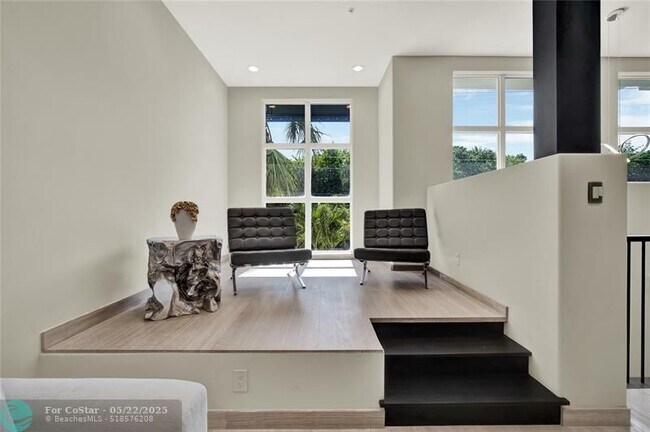 Building Photo - 425 N Ocean Blvd