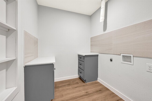 Building Photo - 3415 Lapstone Dr