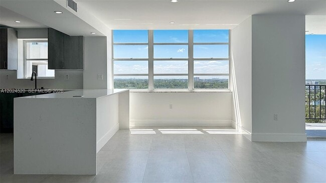 Building Photo - 2750 NE 183rd St