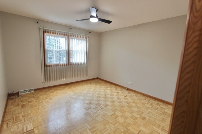Building Photo - 7108 W Niles Ave