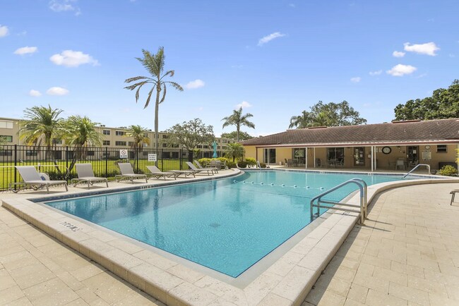 Building Photo - 2 Bed 2 Bath Condo for Rent in 55+ Peacefu...