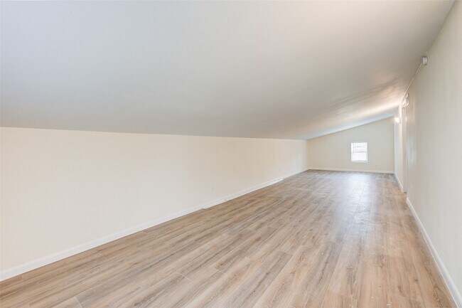 Building Photo - 630 Martin Luther King Rd