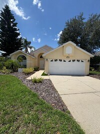 Building Photo - 3 Bedroom 2 Bathroom in Clermont