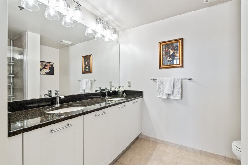 Building Photo - 5750 Bou Ave