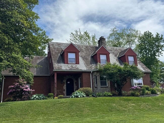 Building Photo - Lansdale Charming 4 Bedroom Cape Cod with ...