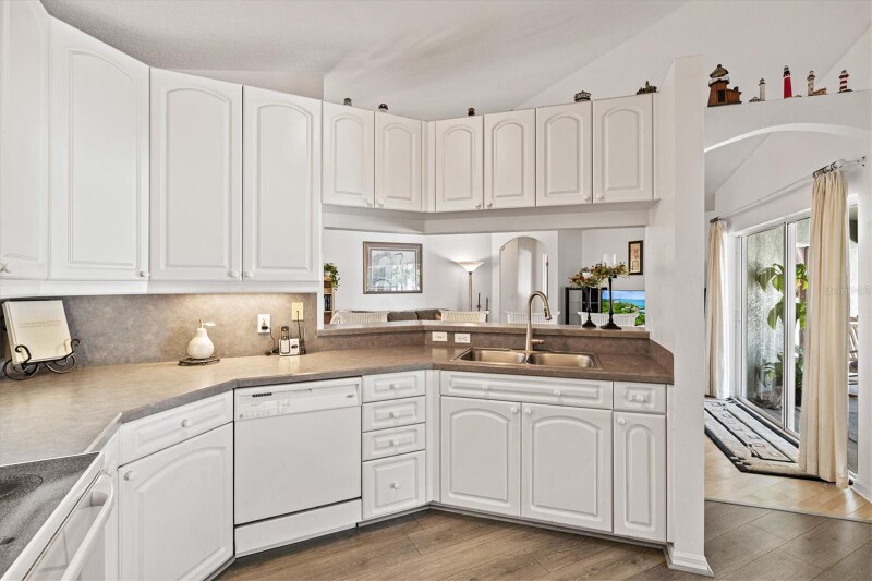 Building Photo - 5128 18th Ln E