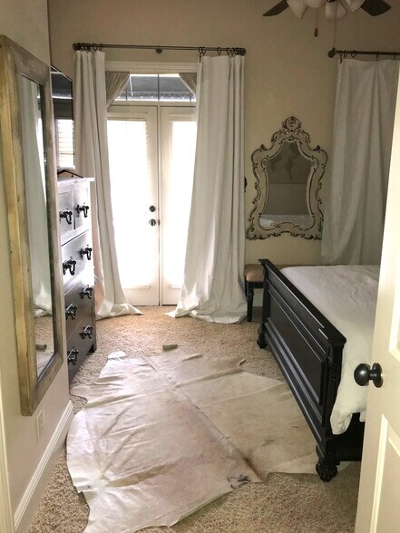 Building Photo - 18 N Olive Ave