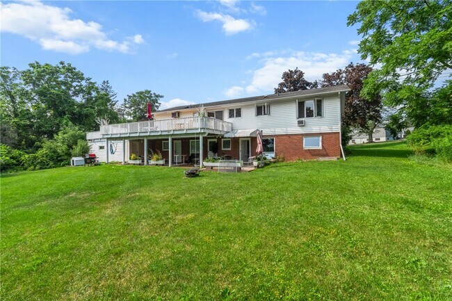 Building Photo - 137 Honness Ln