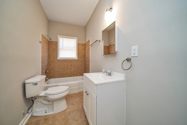 Building Photo - Plenty of Space Inside & Out – 4BR/2BA in Hueytown!