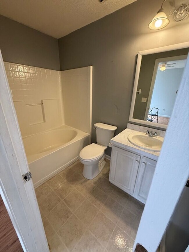 Building Photo - 148 Pinemast Court