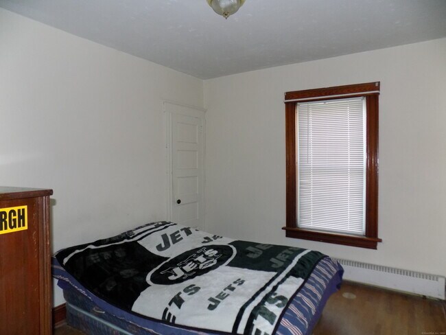 Building Photo - 224 Brightwood Ave