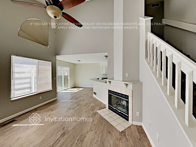 Building Photo - 8885 Cloverleaf Cir