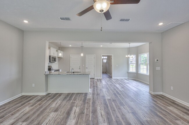 Building Photo - Beautiful NEW 3 Bed 2.5 Bath Townhome in M...