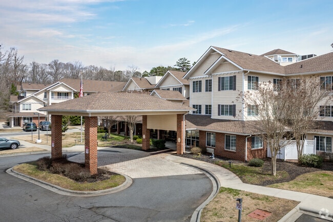 Building Photo - Holiday Willow Grove