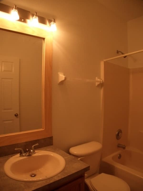 Building Photo - 244 Cotswold Cir