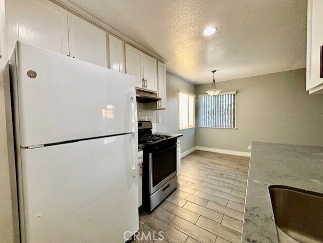 Building Photo - 17092 Emerald Ln