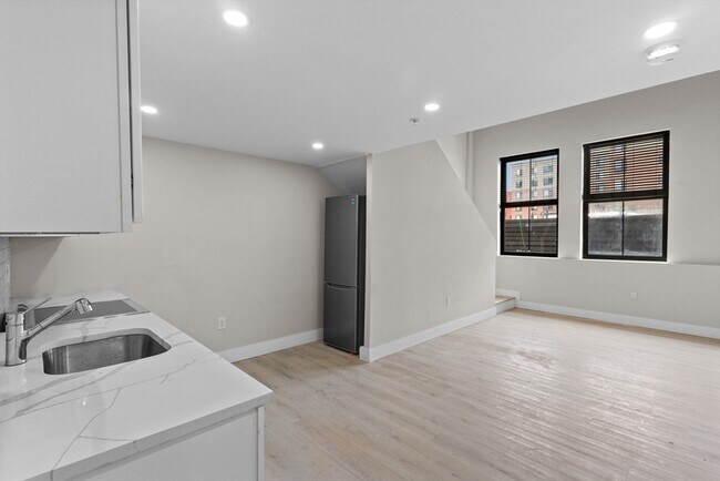 Building Photo - 153 Green St