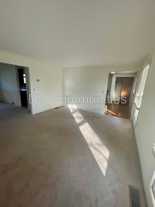 Building Photo - 32467 S Roundhead Dr