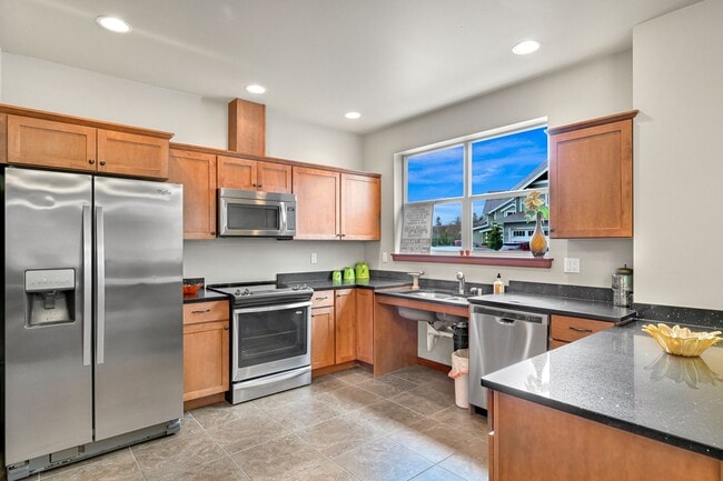 Building Photo - Beautiful Condo in Lynden