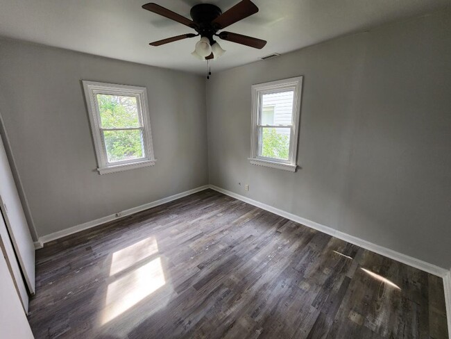 Building Photo - Newly Remodeled 4 bed 1 bath in Pleasant R...