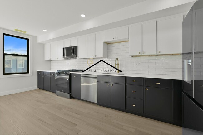 Building Photo - 280-282 Sumner Unit 3