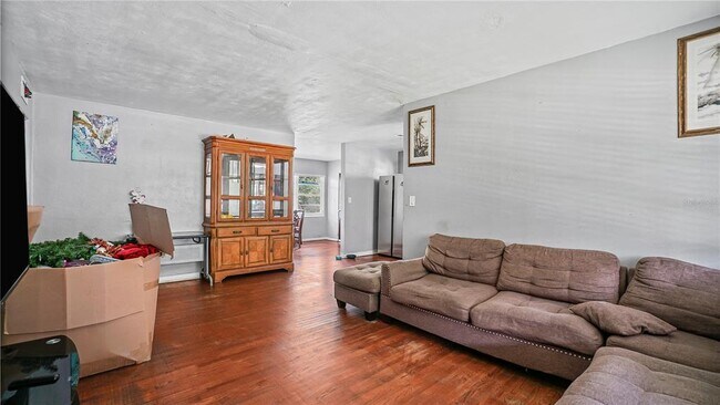 Building Photo - 5518 Riviera Dr