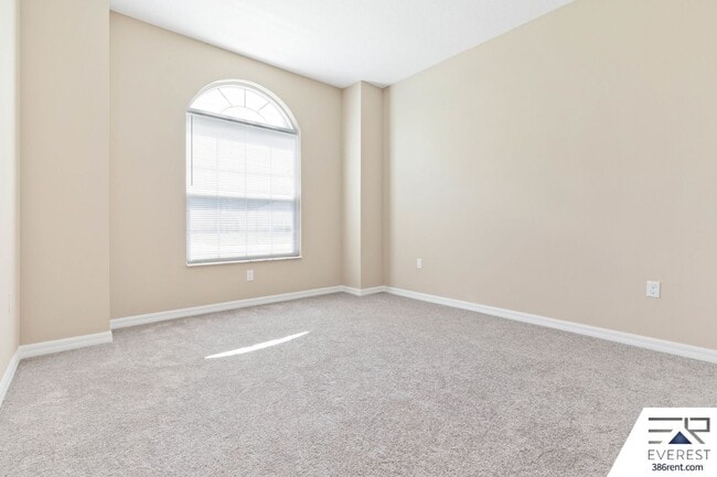 Building Photo - FULLY FENCED, LIKE NEW 3/2/2 IN DESIRABLE PINE GROVE