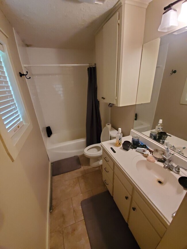 Building Photo - 3/2 in Southwood Valley