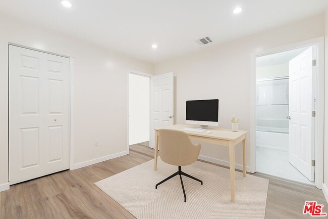 Building Photo - 1049 Sonora Ave