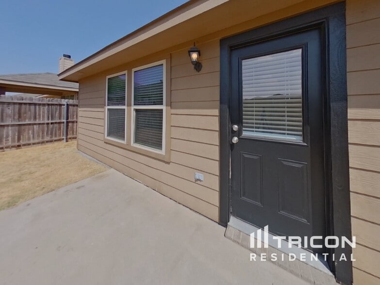 Building Photo - 617 Chickadee Dr