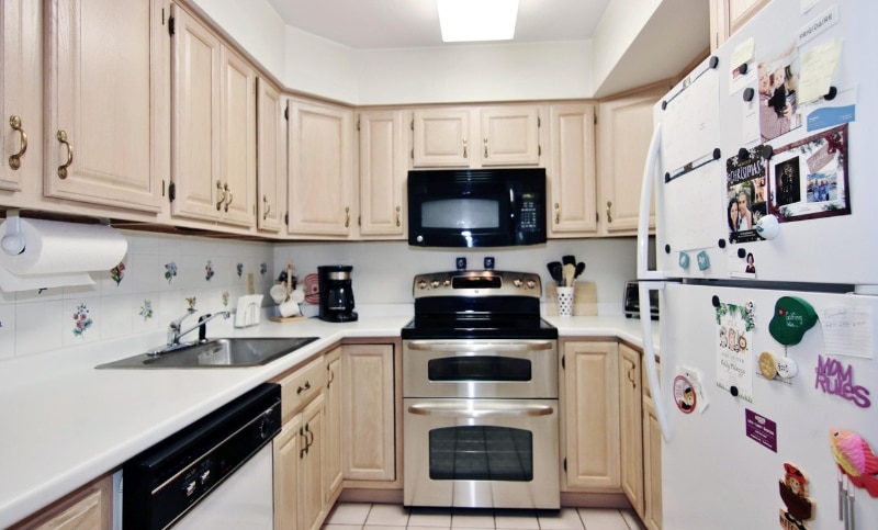 Building Photo - 351 Pemberwick Rd