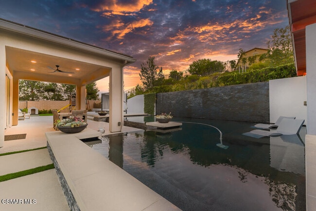 Building Photo - 6981 Shadow Wood Dr