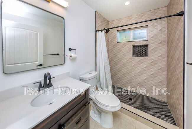 Building Photo - 7510 Etiwanda Ave