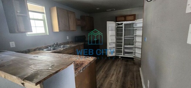 Building Photo - 15369 Flud Rd