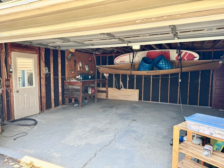 Building Photo - 175 Maple St