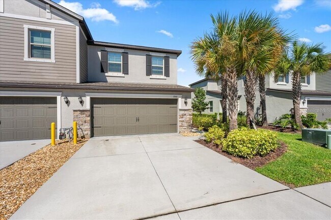 Building Photo - 8166 Crescent Oaks Dr