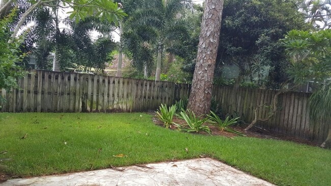 Building Photo - 1132 SW 3rd St