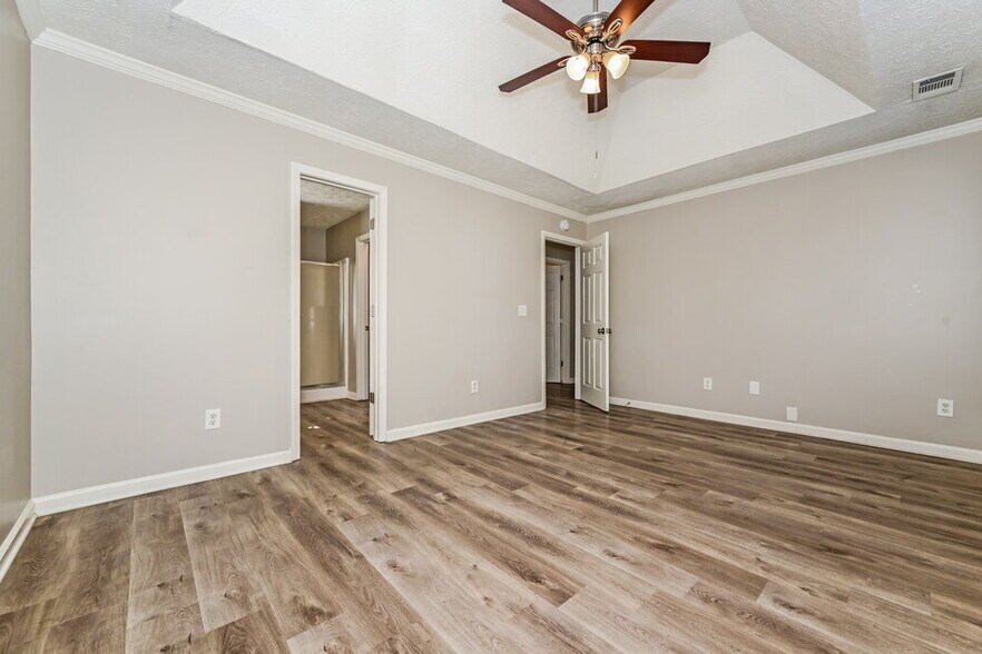 Building Photo - 654 Highpoint Way