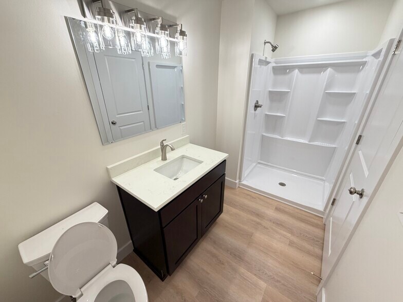 Building Photo - 2130 Carriage Hill Cir