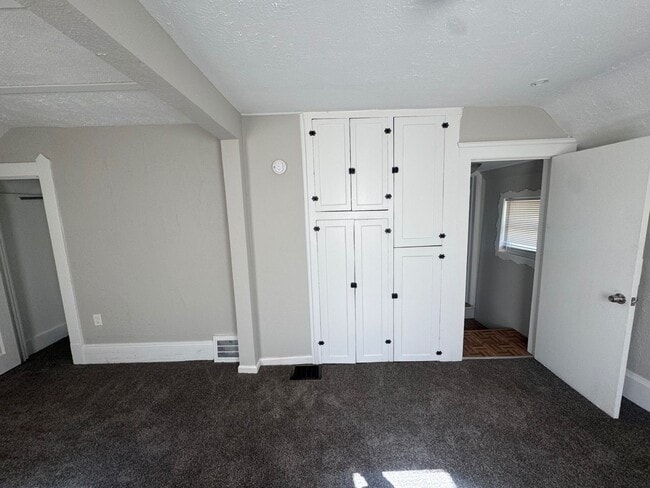 Building Photo - A Place You’ll Love to Call Home – Gorgeous 4-Bedroom Property!