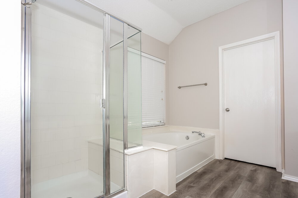 Building Photo - 2616 Lonesome Oak Dr