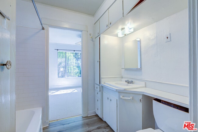 Building Photo - 835 N Ogden Dr