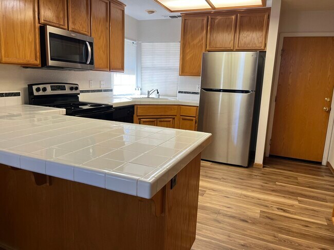 Building Photo - 258 Hoffman Ave