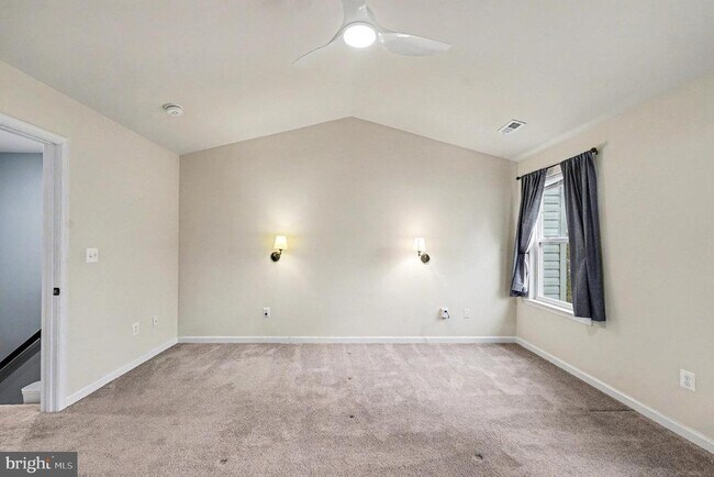 Building Photo - 2444 Drake Ln