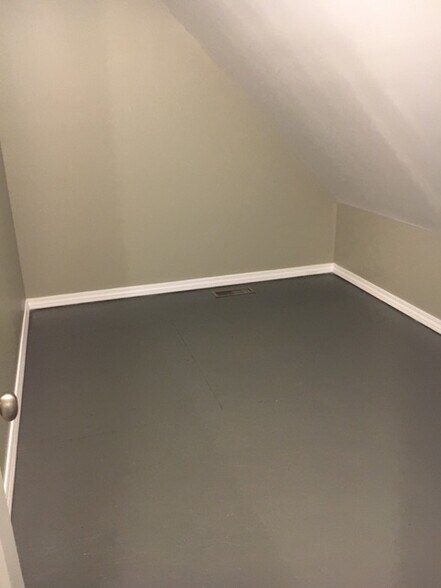 Building Photo - 415 S Fort Ave